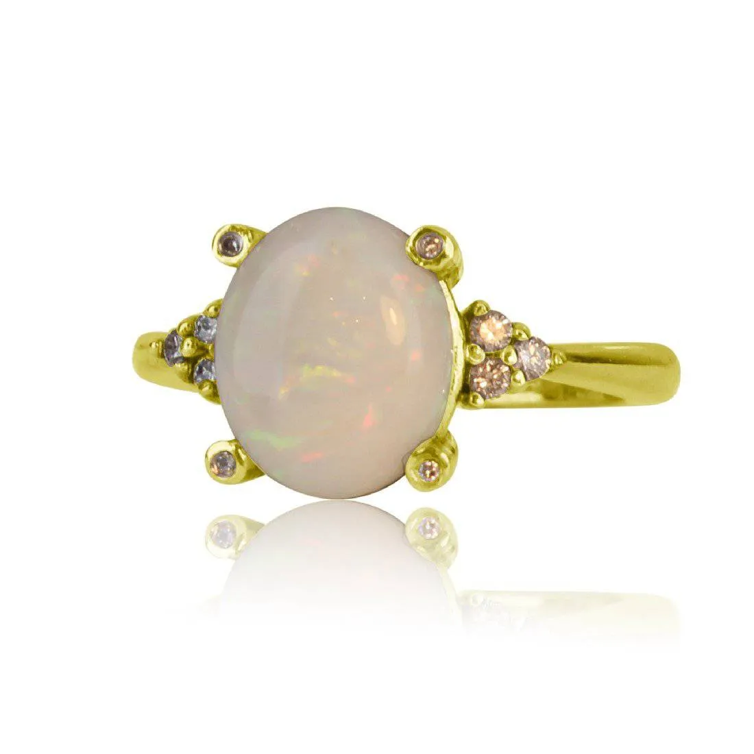18kt Yellow Gold and White Opal ring
