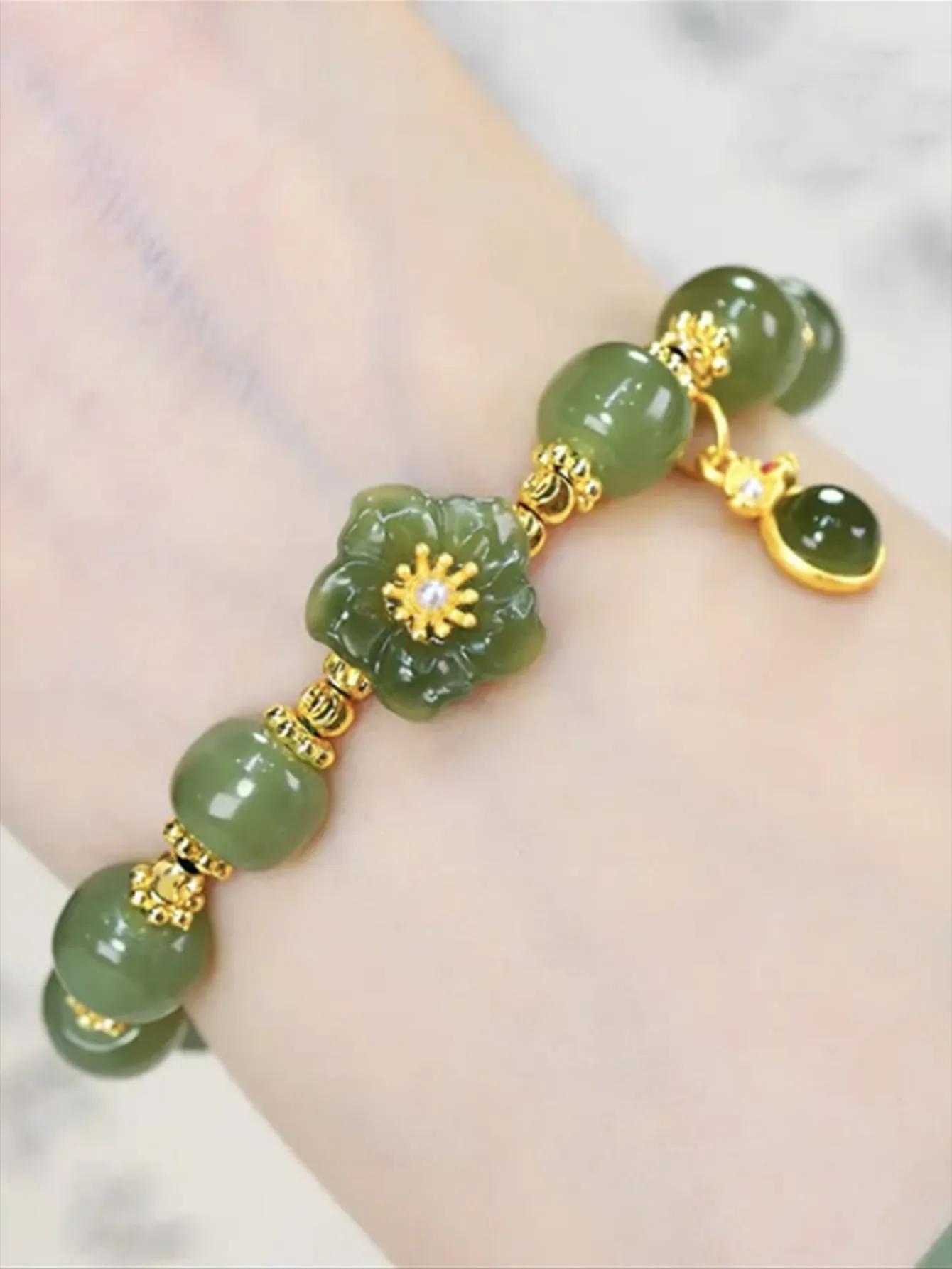 1pc Exquisite Floral Faux Jade Beaded Bracelet With Small Pendant
