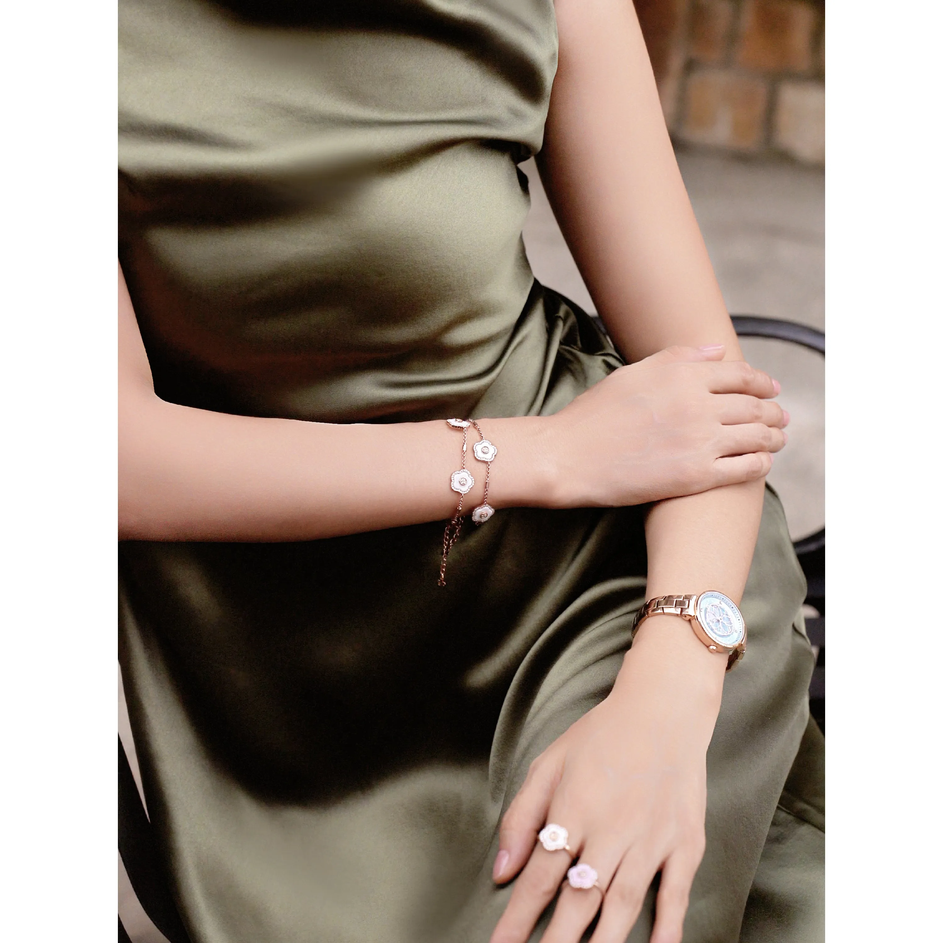 Cherry Blossom 32mm Pink Mother Of Pearl Dial Sakura Petal Hand Rose Gold Bracelet Watch