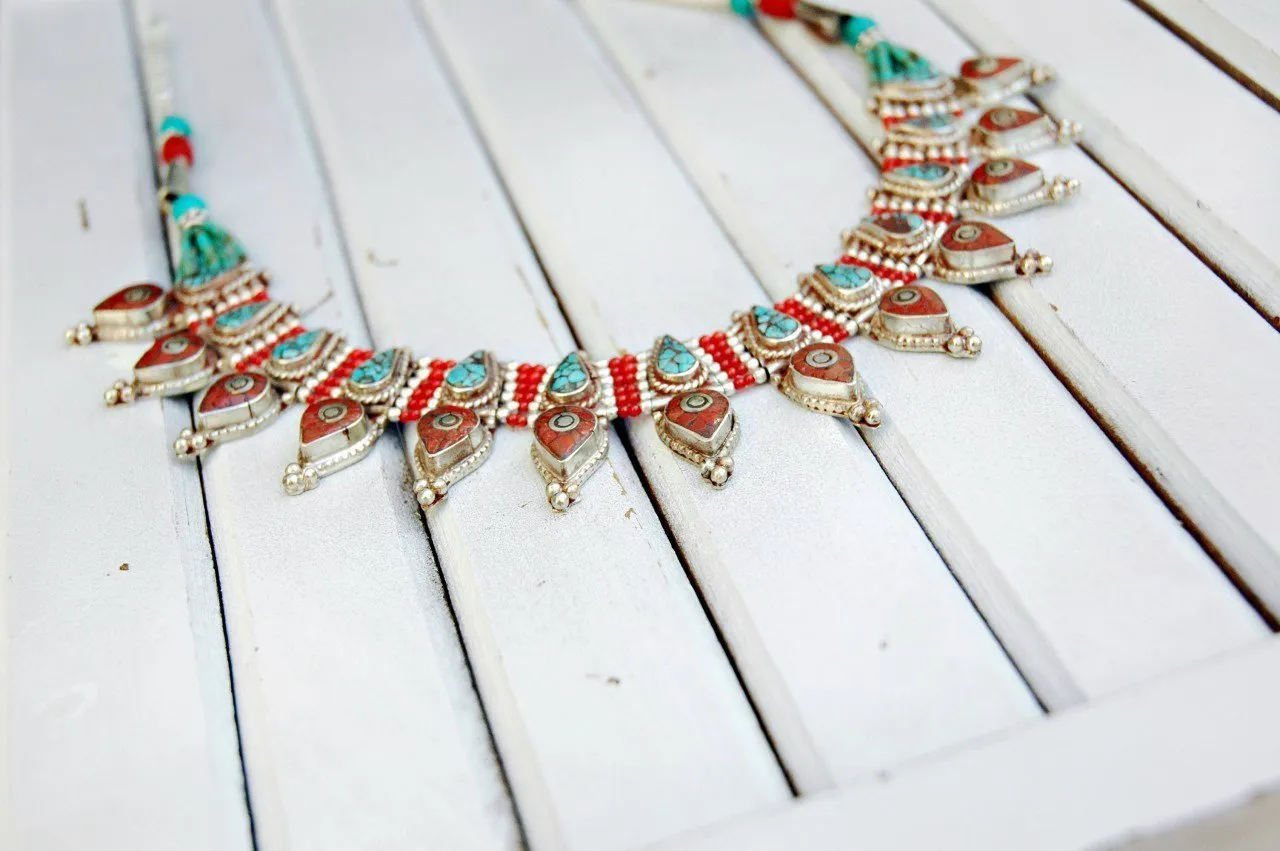 Exquisite Tibetan Turquoise and Coral Bead Necklace