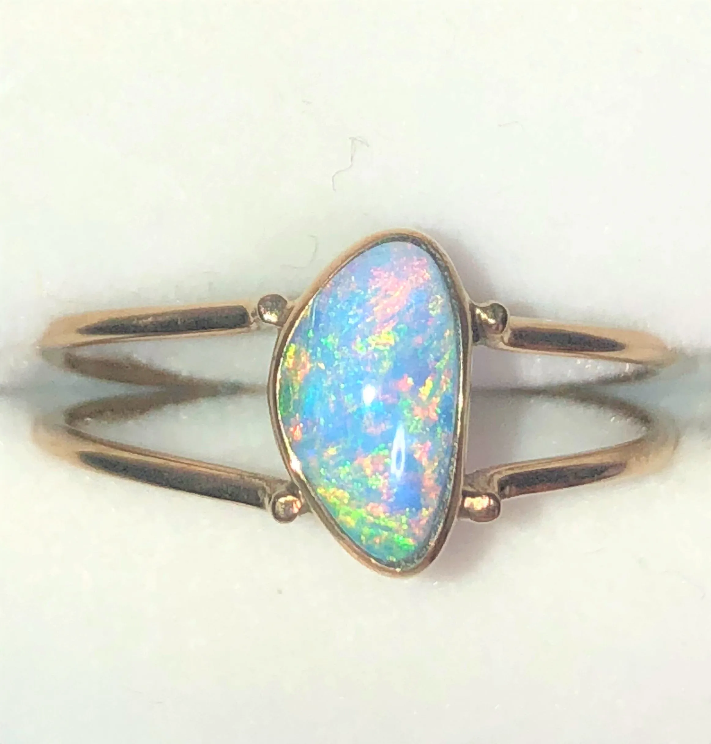 Green multicoloured solid boulder opal from Quilpie , 10k Ring