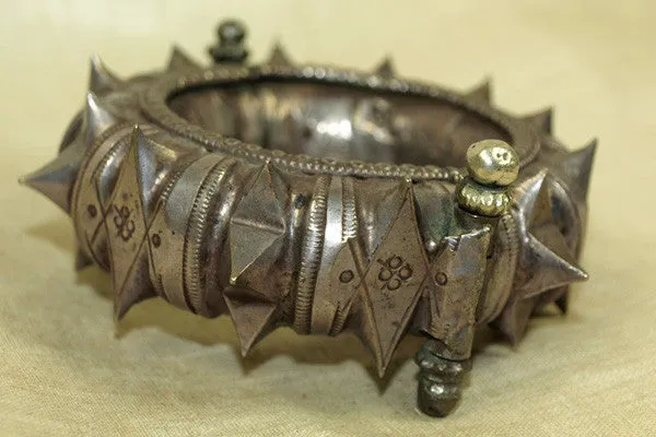 Vintage Pointy Silver Middle Eastern bracelet/anklet
